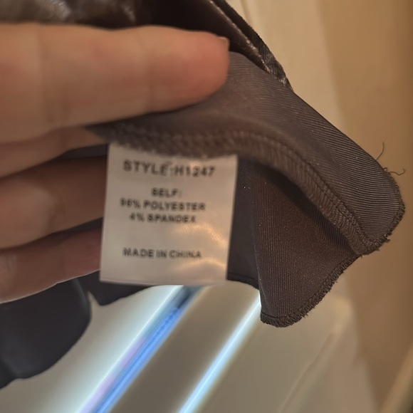 Light weight Velvet “Looking” Top - Picture 6 of 6